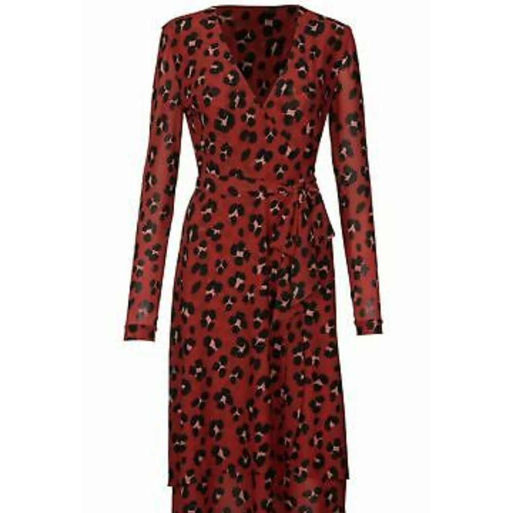 Gorgeous wrap dress!